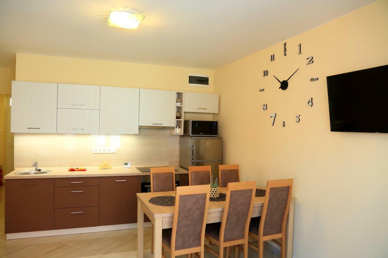Maria Apartman Pécs Exterior photo