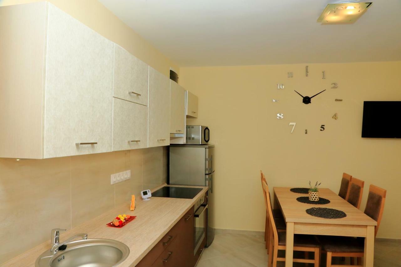 Maria Apartman Pécs Exterior photo