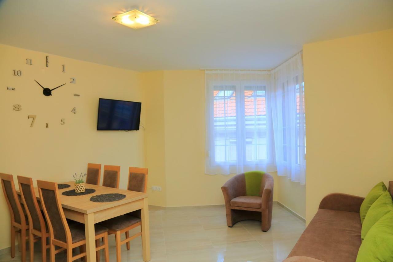 Maria Apartman Pécs Exterior photo