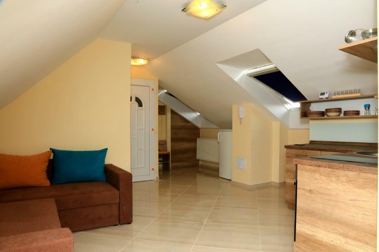 Maria Apartman Pécs Exterior photo